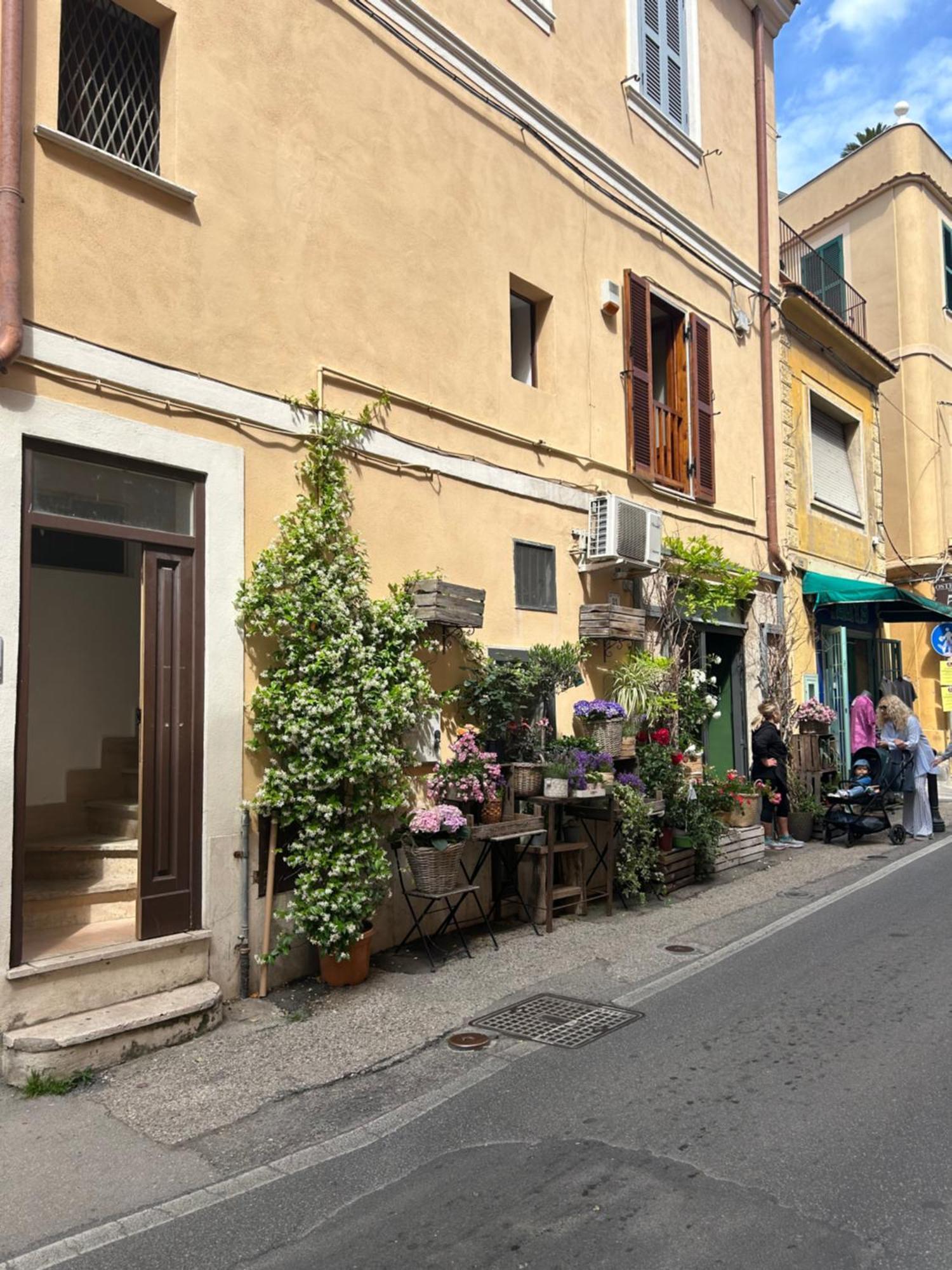 Casa Vacanze Romana 19 Giubileo 2025 Nettuno Exterior foto